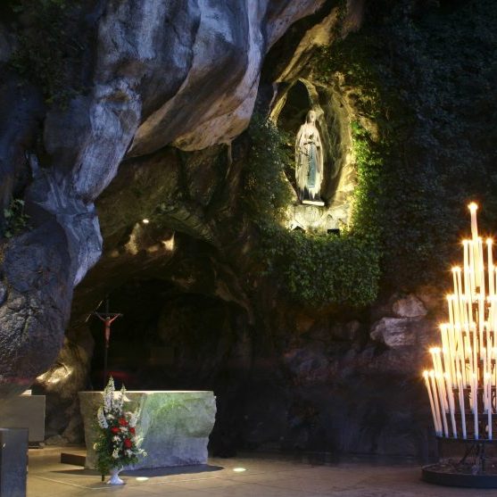 grotte de Lourdes